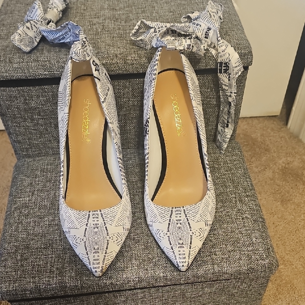 Shoe Dazzle Black and White Patterned Heels